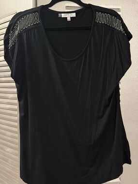 Jennifer Lopez Black Short-Sleeve Scoop Neck Top with Shoulder Stud Detail